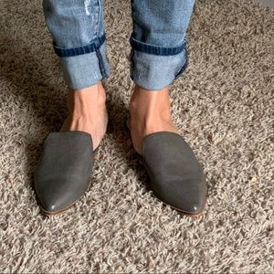 COPY - Mi.iM LEATHER SLIDES. BRAND NEW OLIVE GREE…